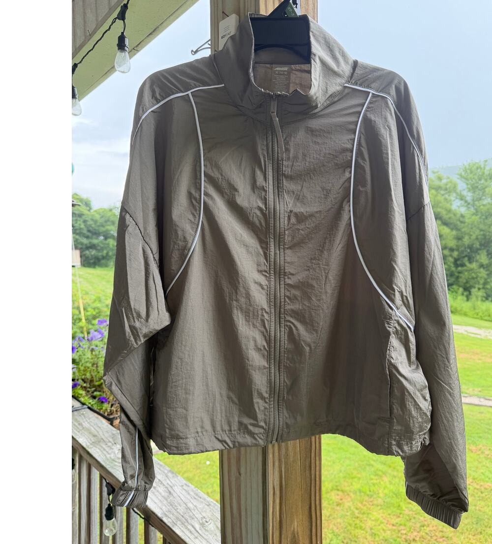 NWT AVIA Full Zip Gray Water Repellent Tennis Jacket Size XL Athleisure Golf